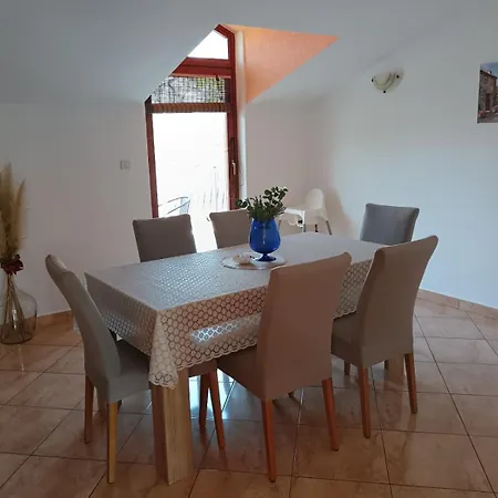 Petar In Begi Daire Vrsar